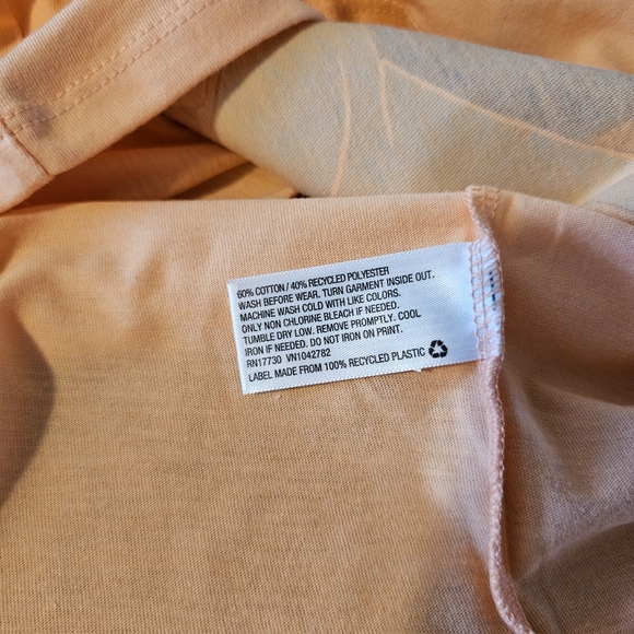 Cat & Jack - Kids' short Sleeve Smiling Shark Graphic T-Shirt - Size M (8)Peach - Picture 6 of 10